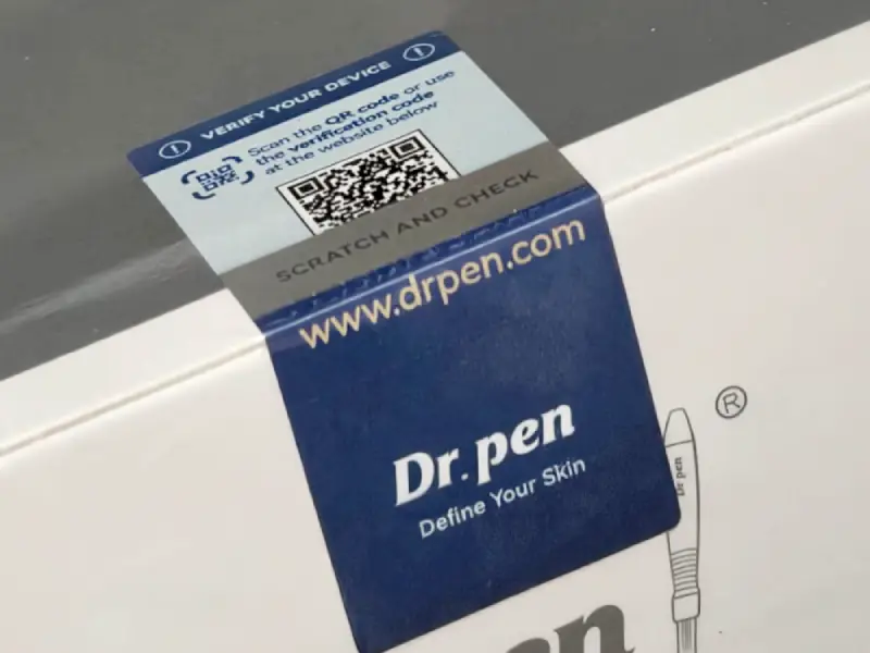 Nouvel emballage Dr. Pen avec QR code et &eacute;tiquette de s&eacute;curit&eacute;